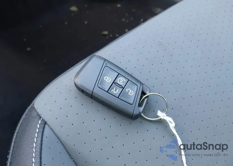 2025 Volkswagen Jetta 1.5T Se from USA, damaged, VIN 3VW7X7BU1SM003585